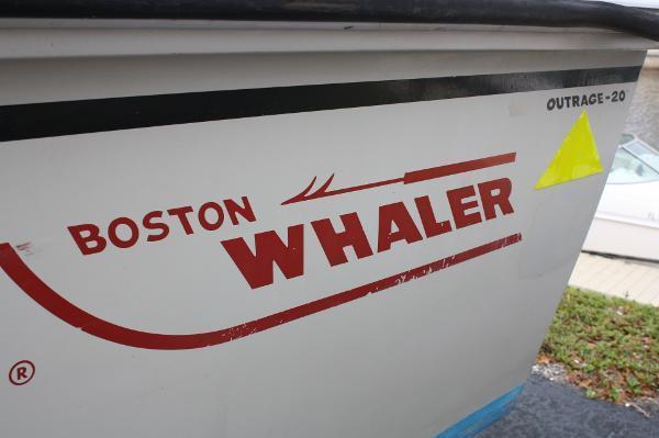 1987 Boston Whaler Outrage 20