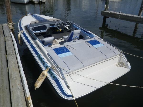 1987 Sea Ray Pachanga 19