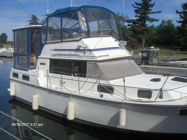 1988 Carver AFT CABIN