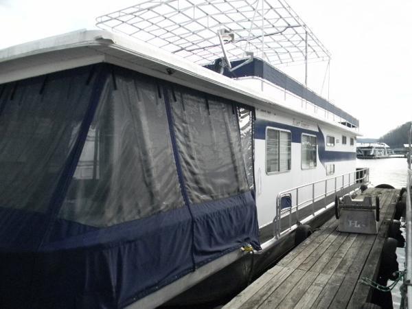 1988 JAMESTOWNER 16 x 64 Houseboat
