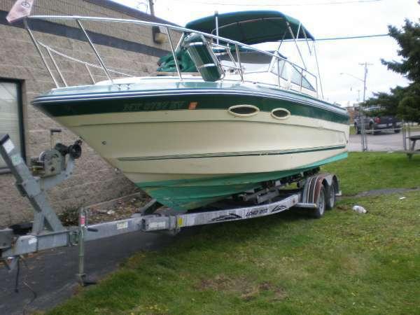 1988 Sea Ray 250 Cuddy Cabin