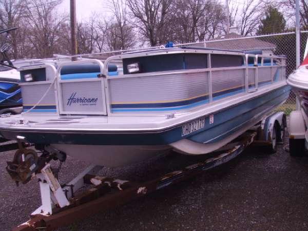 1989 HURRICANE BOATS Deckboat