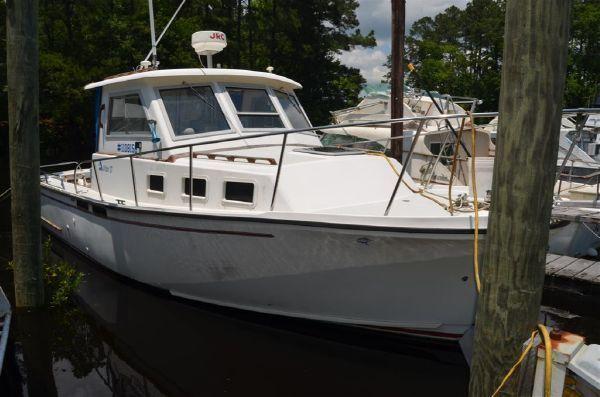 1990 Albin 27 Express w/Bow Thruster