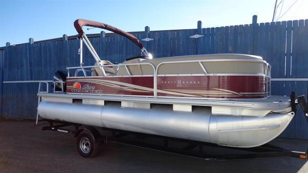 2012 Sun Tracker Party Barge 20 DLX
