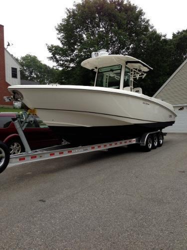 2013 Boston Whaler 320 Outrage with trailer