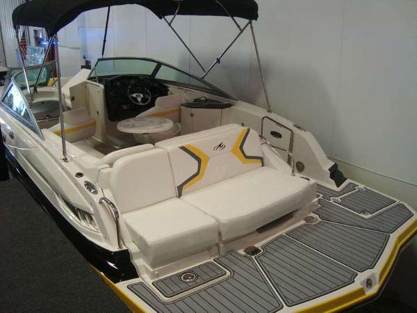 2013 Monterey M3 Sport Boat