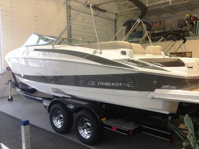 2013 Regal Bowrider 2500