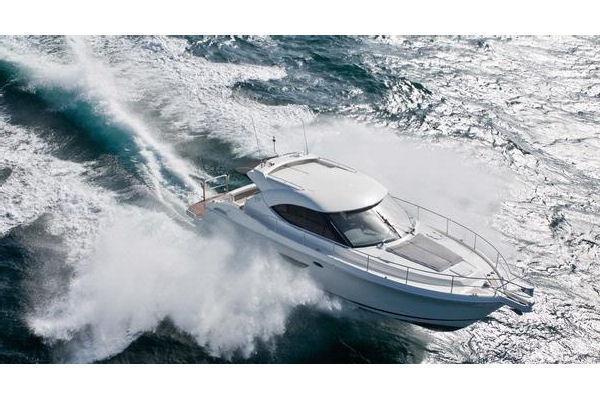 2013 Riviera 4400 Sport Yacht with IPS