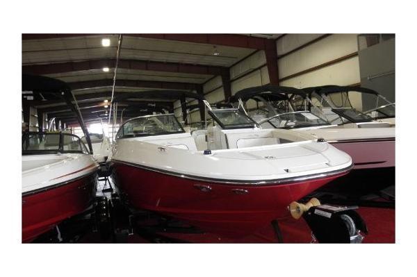 2013 Sea Ray 220 Sundeck