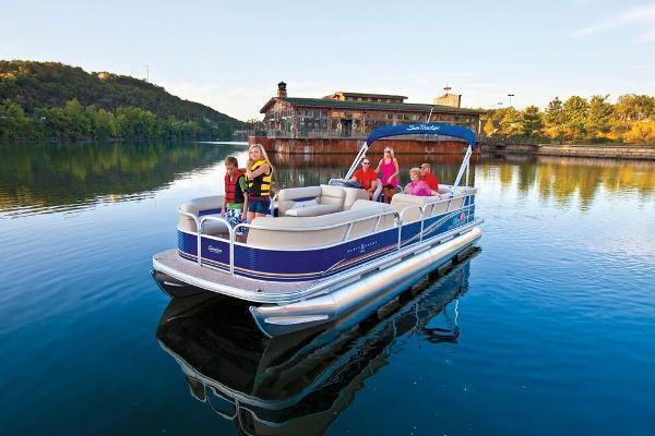 2013 Sun Tracker Party Barge 24 DLX