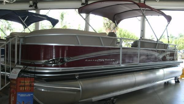 2013 Sun Tracker Party Barge 254 XP3