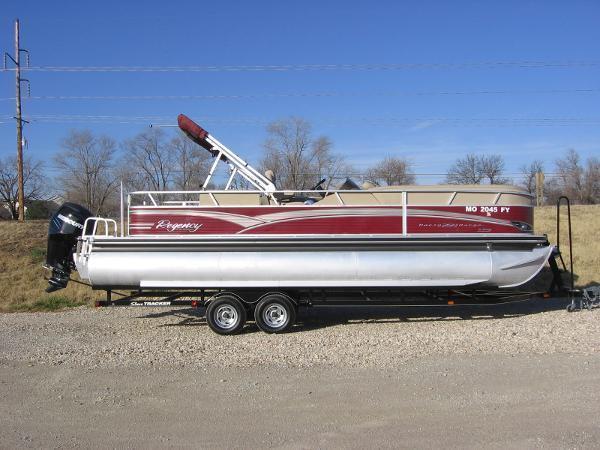 2013 Sun Tracker Party Barge 254 XP3