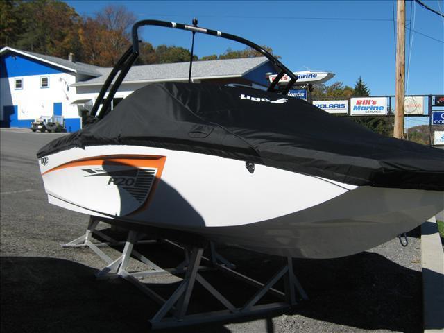 2013 Tige Sport Boat R20