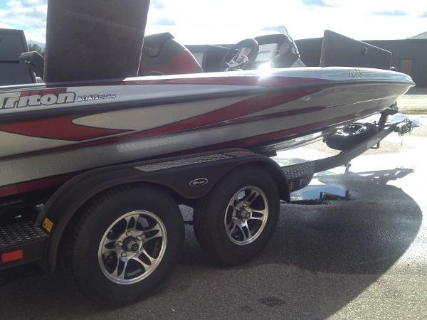 2013 Triton 19XS Bass Boat