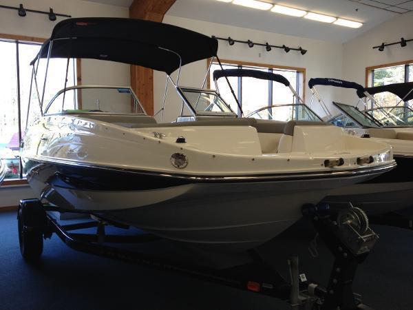 2014 Bayliner 190 Deck Boat