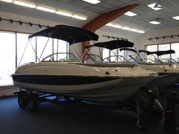 2014 Bayliner 210 Deck Boat