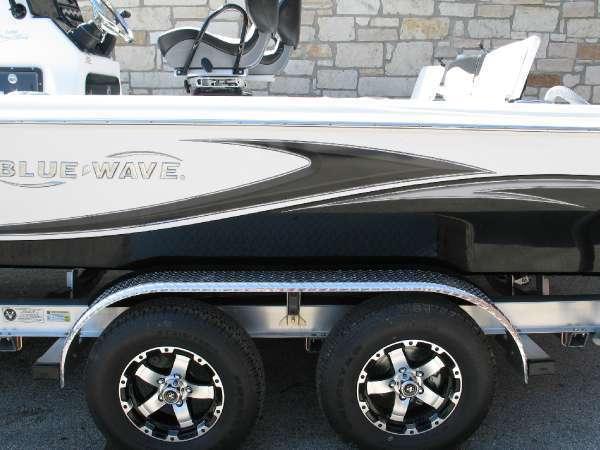 2014 Blue Wave 2400 PURE BAY