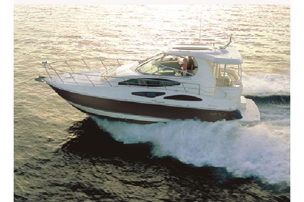 2014 Cruisers Yachts 455 Express Motoryacht