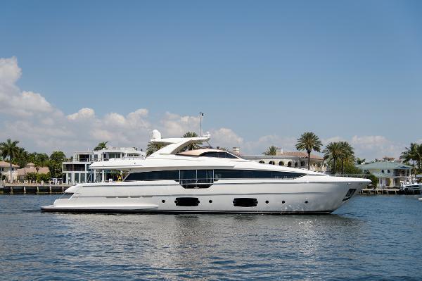 2014 Ferretti Yachts 960