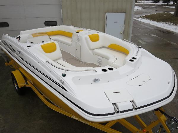 2014 Hurricane SunDeck 188 O/B